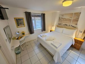 Boathouse West Bedroom